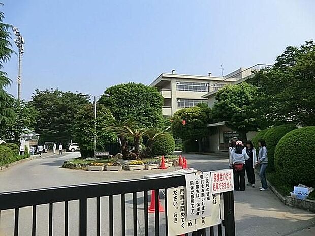 岩槻中学校(約669m)
