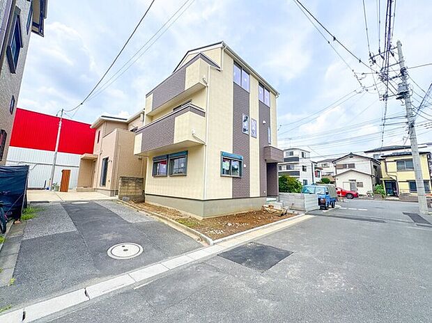 【【外観】】家族の温かさと陽光の暖かさ、楽しい毎日と明るい未来を予感させる「空間が織り成すひとつ先の住み心地」を演出します。