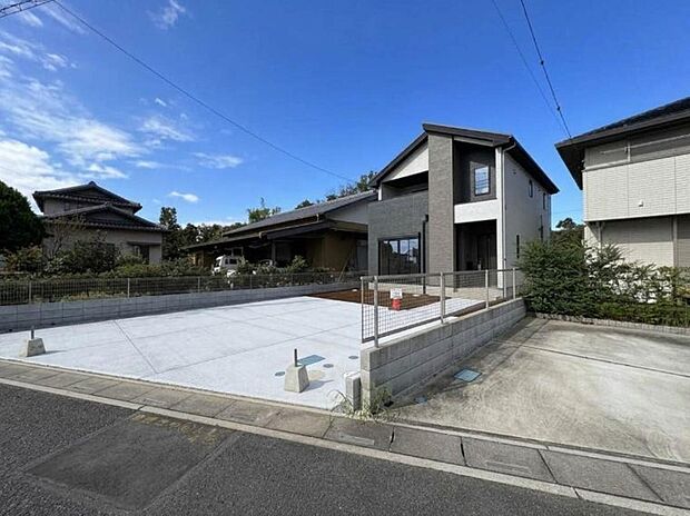 【【前面道路6m】】陽当りや通風性など各所に施された工夫で住みやすさを実現。部屋の大きさや周辺環境・街並など、資料には掲載していない情報が現地にはたくさんございます。是非ご確認下さい。