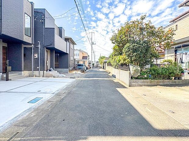 【前面道路含む現地写真】家の良し悪しだけでなく周辺環境も重要なポイント。