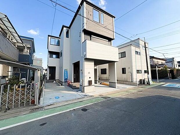 【外観】家族の温かさと陽光の暖かさ、楽しい毎日と明るい未来を予感させる「空間が織り成すひとつ先の住み心地」を演出します。