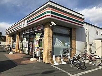 セブンイレブン浦和内谷4丁目店 650m(徒歩9分)