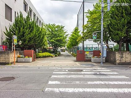 さいたま市立日進中学校 900m(徒歩12分)