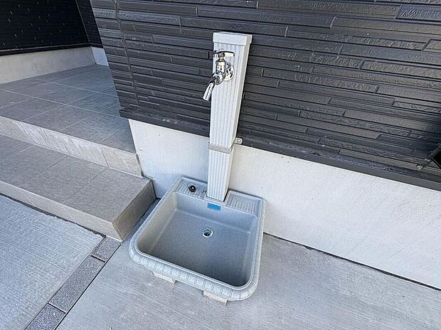 【外水栓】駐車場部分に外水栓を設置しました。