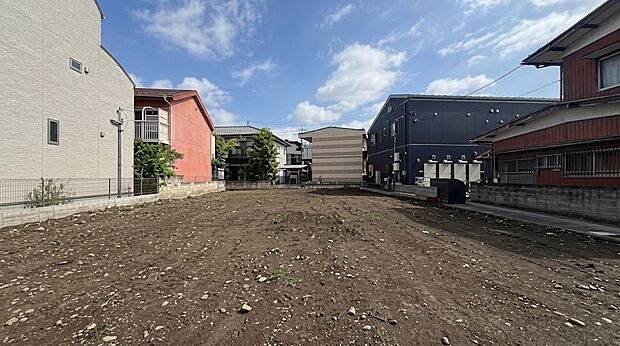 【現地外観写真】住まい探しは街探し。みんなが街探しのポイントにしているのは何？　第1位は過半数が支持した納得の 「交通の利便性」。続いて3割以上の人がポイントだと答えたのは「住環境」と「公園、緑地の充実」
