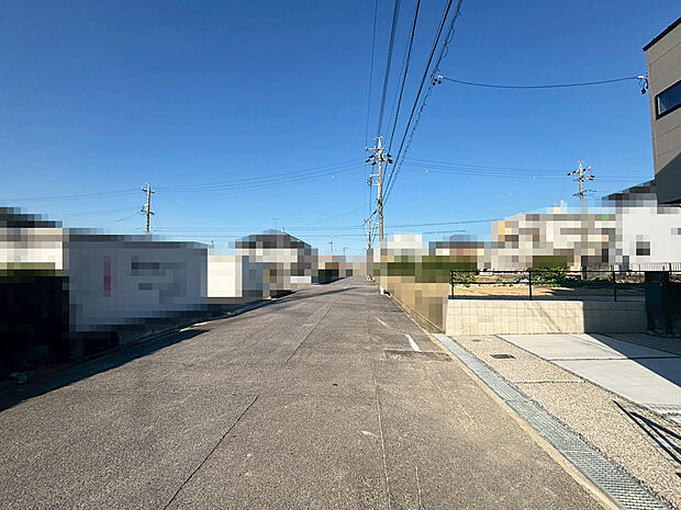 西側前面道路
2025年11月撮影