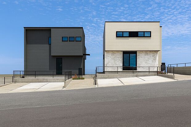 外観パース(左からAB号棟)
並列4台駐車可！