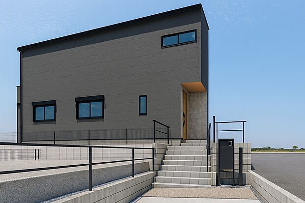 外観パース A号棟
駐車3台可!
未完成物件の為モデルハウスへのご案内も致します。
平日・土日問わずお気軽にお問合せください。