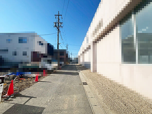 北東側前面道路
2026年1月撮影
