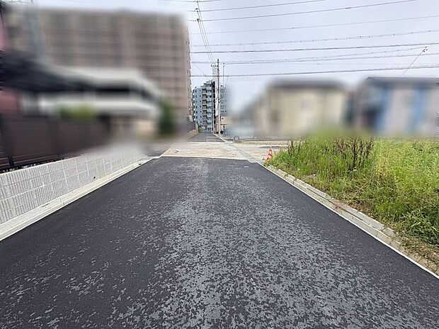 東側前面道路(2026年9月撮影)