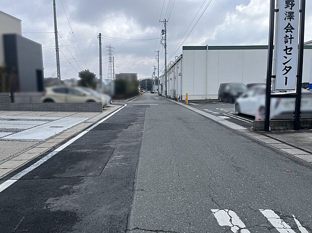 【前面道路 南側6.0m】■2025年2月撮影