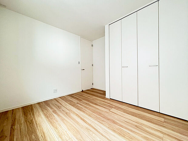 【洋室　D号棟】■子ども部屋にも広々クローゼット
