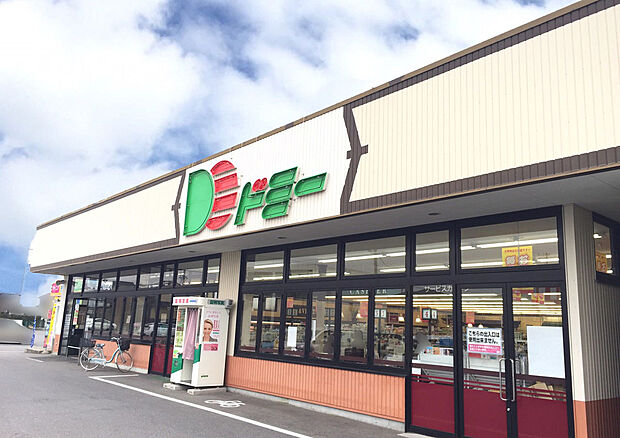 ドミー知立店（約1m）