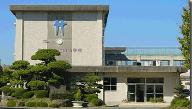 豊川市立代田中学校（約850m）