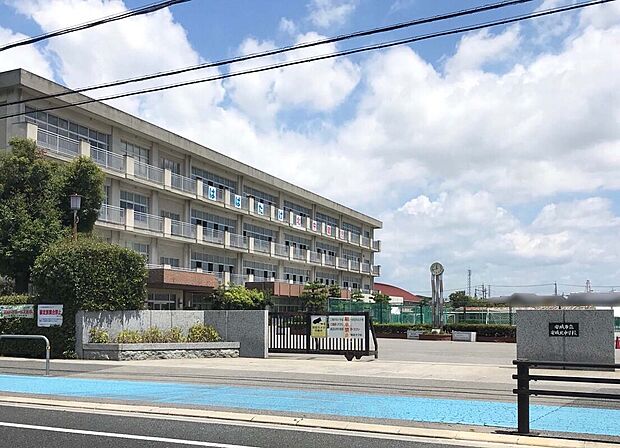 安城市立安城北中学校（約2,800m）