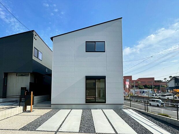 【B号棟】お気軽に「0120-776-133」へご連絡下さい。