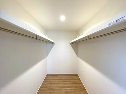 ウォークインクローゼット　同仕様写真