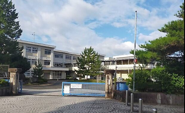 豊田市立青木小学校（約1,700m）
