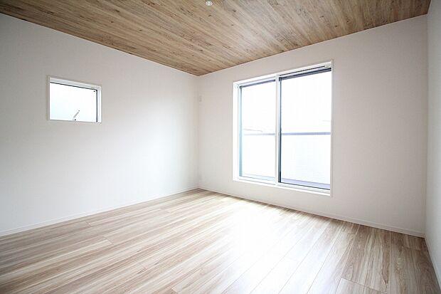 【主寝室　同仕様】■ゆったりとした広さを確保した癒しの主寝室。広々ウォークインクローゼット設置で、収納力も十分。快適な新生活が送れます。