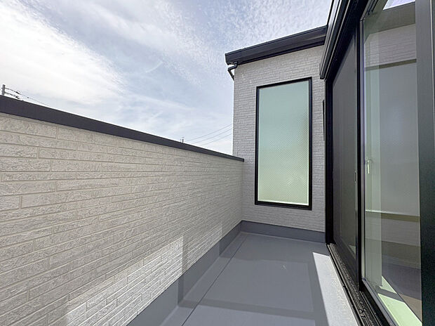 【バルコニー C号棟】通風・採光に優れた南面バルコニー!