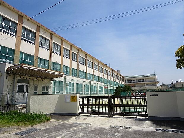 名古屋市立楠中学校（約1,490m）