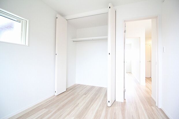 【洋室　同仕様　A号棟】■子ども部屋にも広々クローゼット