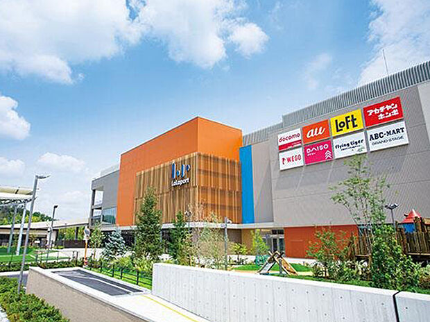 ららぽーと愛知東郷(約2m)