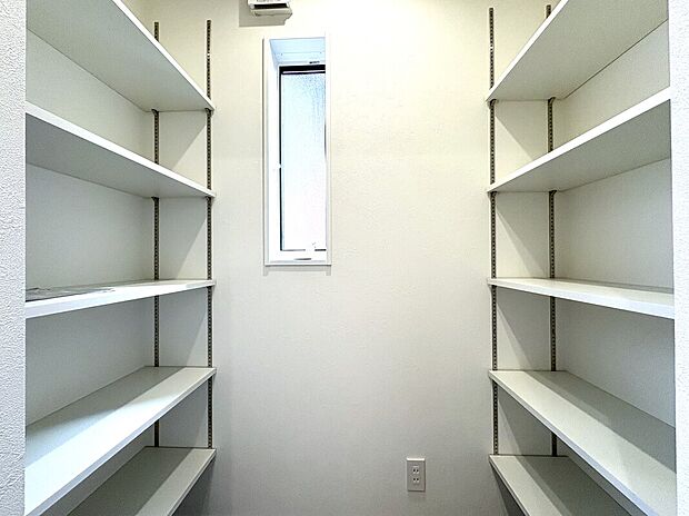 【土間収納 B号棟】■ゴルフバックやベビーカーを収納できる土間収納付き