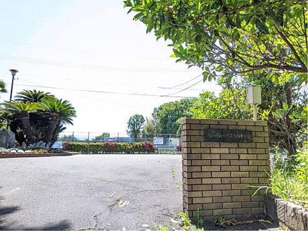 知多市立八幡中学校(約1,300m)