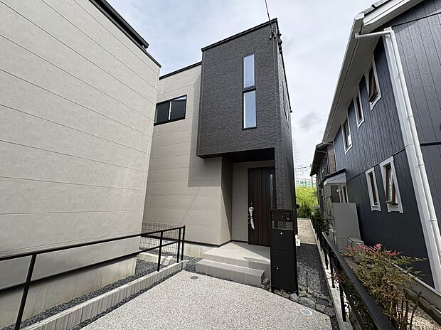 【外観写真　C号棟】■完成済・内覧可■
お気軽にお問合せ下さいませ。