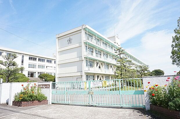 春日井市立篠木小学校(約660m)