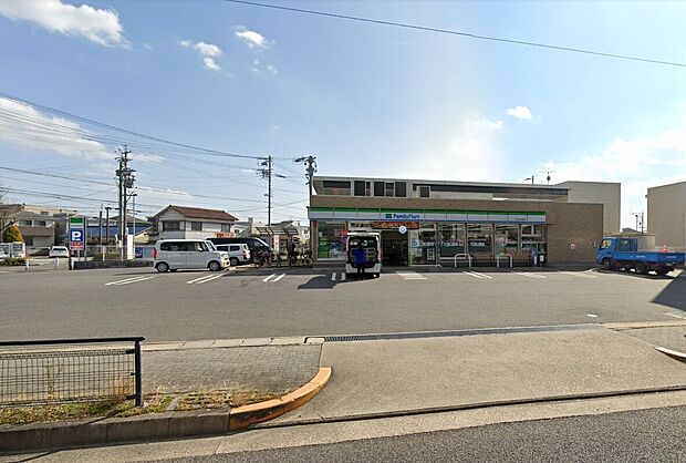 ファミリーマート守山川村町店(約130m)
