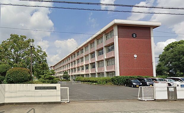 扶桑町立扶桑北中学校(約1m)