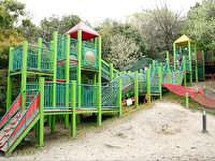 惟信第一公園 440m(徒歩6分)