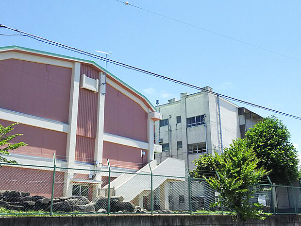 名古屋市立南陵小学校（約850m）