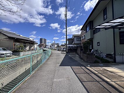 前面道路(2026年4月撮影)