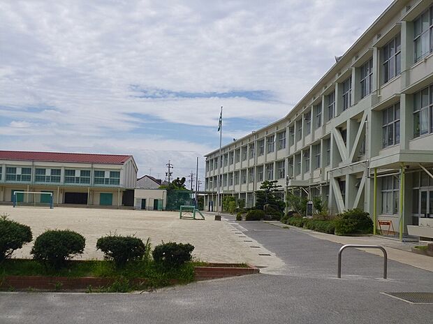 春日井市立鷹来小学校（約250m）