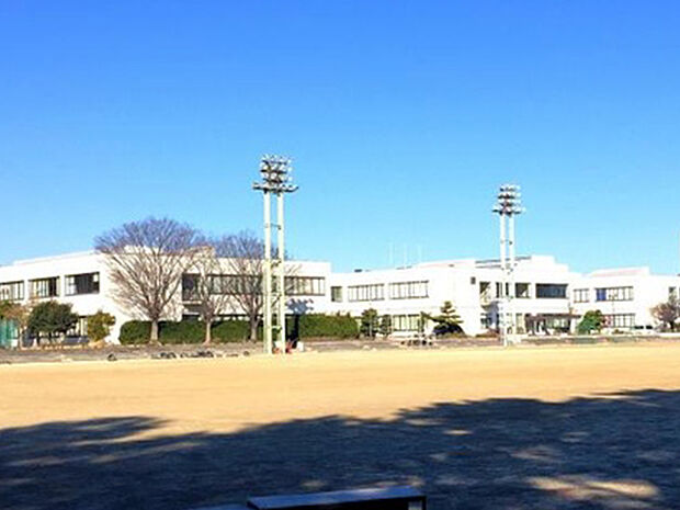 東浦町立北部中学校（約1,800m）