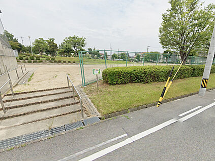 白鳥公園 290ｍ(徒歩4分)