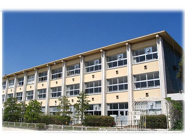 尾張旭市立東栄小学校(約600m)