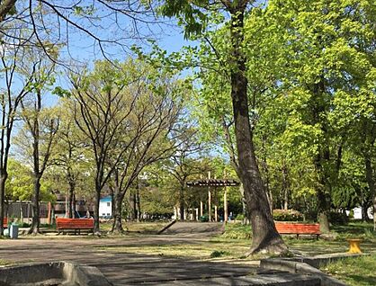 千鳥公園  10m( 徒歩1分)