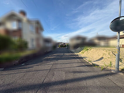 北西側前面道路