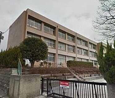 尾張旭市立旭小学校 1350m