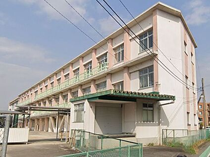 岩倉市立岩倉北小学校 320m