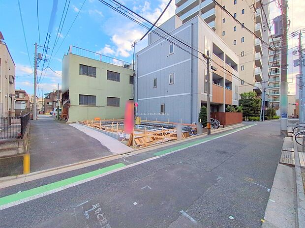 ≪内覧以外にも資金計画やライフプランに寄り添ったご提案をいたします♪≫
都心へ快適アクセス☆東京メトロ千代田線「町屋」駅歩8分・京成本線「京成町屋」駅歩9分！