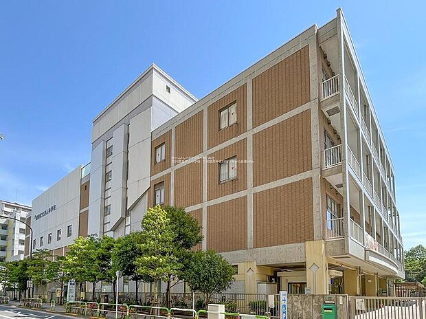 荒川区立汐入小学校まで450m 徒歩6分♪