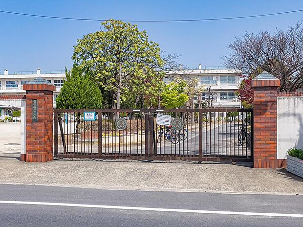 三郷市立高州小学校まで810m 徒歩11分♪