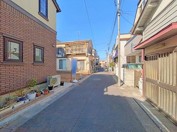 周辺は静かで落ち着いた住宅地です。
いつでもご見学可能です☆内覧以外にも資金計画やライフプランに寄り添ったご提案をいたします♪