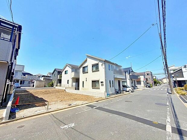 ≪見学予約ができます！≫太陽光発電搭載：電気料金の節約に繋がるだけでなく、夏場は屋根の直射日光による温度上昇を抑制することで室内が涼しくなります♪