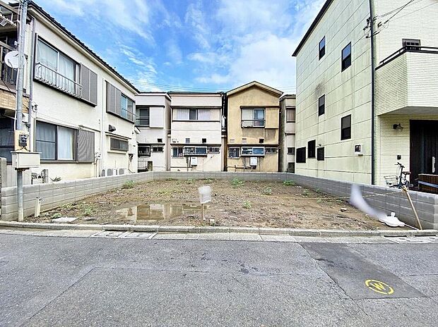 ≪現地ご案内は便利なネット予約も可能です!お気軽にお問い合わせください♪≫
地震に強いオリジナル工法をお確かめいただけます!この街で・この家で暮らしたいと思わせる理由を是非現地でお確かめ下さい!
